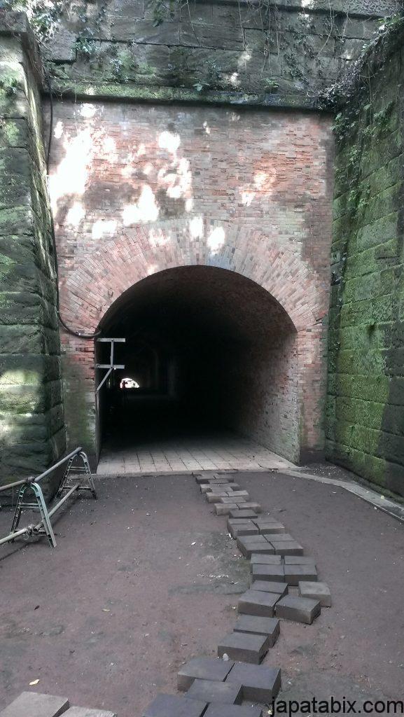 トンネル トンネル