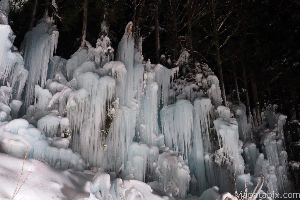 新平湯温泉 の氷のライトアップ