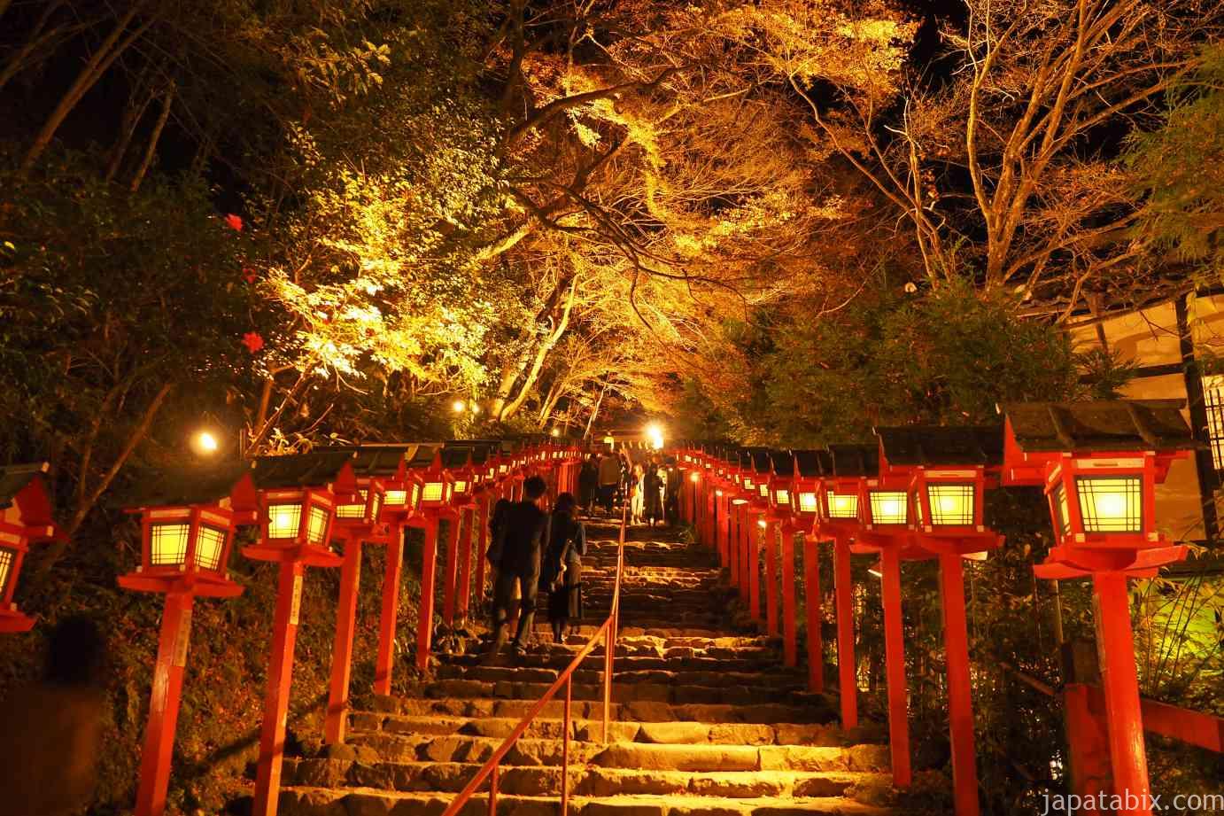 京都 貴船神社の紅葉21年版 貴船もみじ灯篭の必見 見どころやアクセス方法 駐車場について解説 じゃぱたびっくす