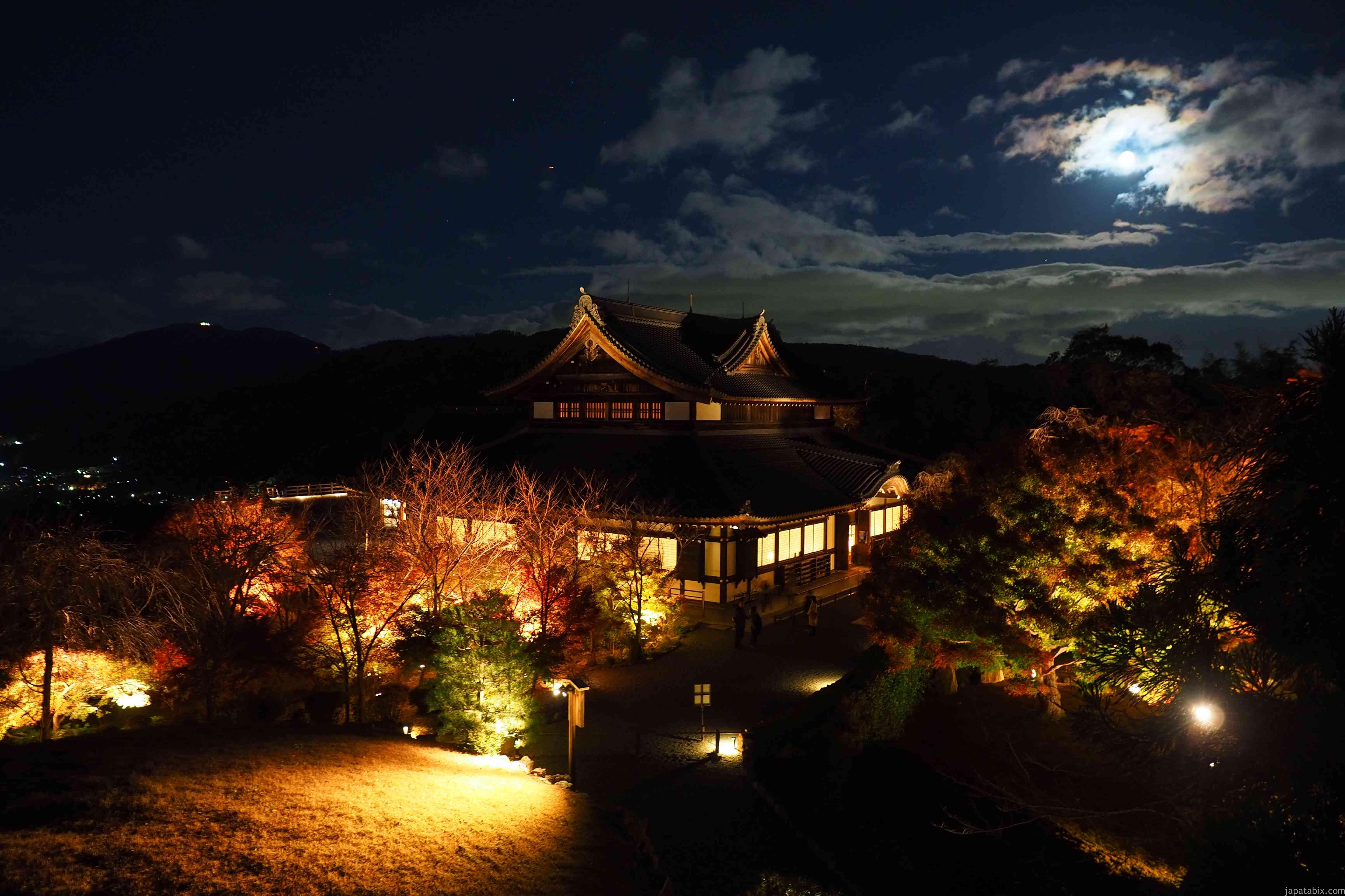 京都 将軍塚青龍殿の紅葉21年版 京都市街を見下ろす夜景は絶品 アクセス方法や見どころご紹介 じゃぱたびっくす