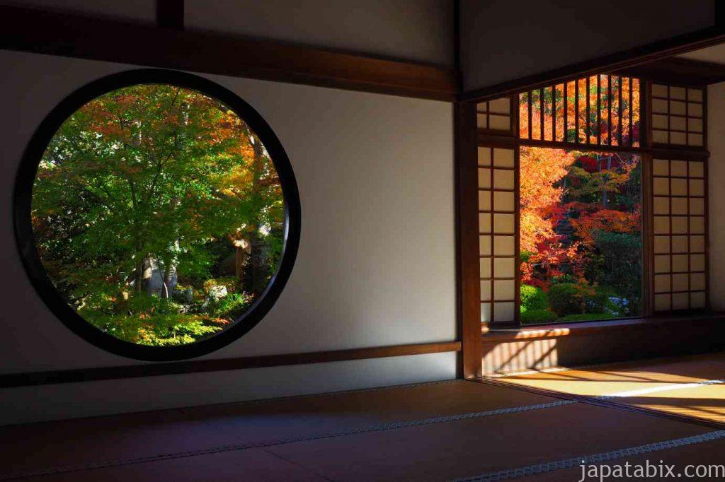 京都 源光庵 紅葉 悟りの窓 迷いの窓