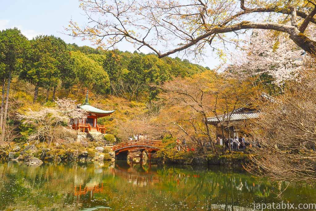 京都 醍醐寺 弁天堂の桜