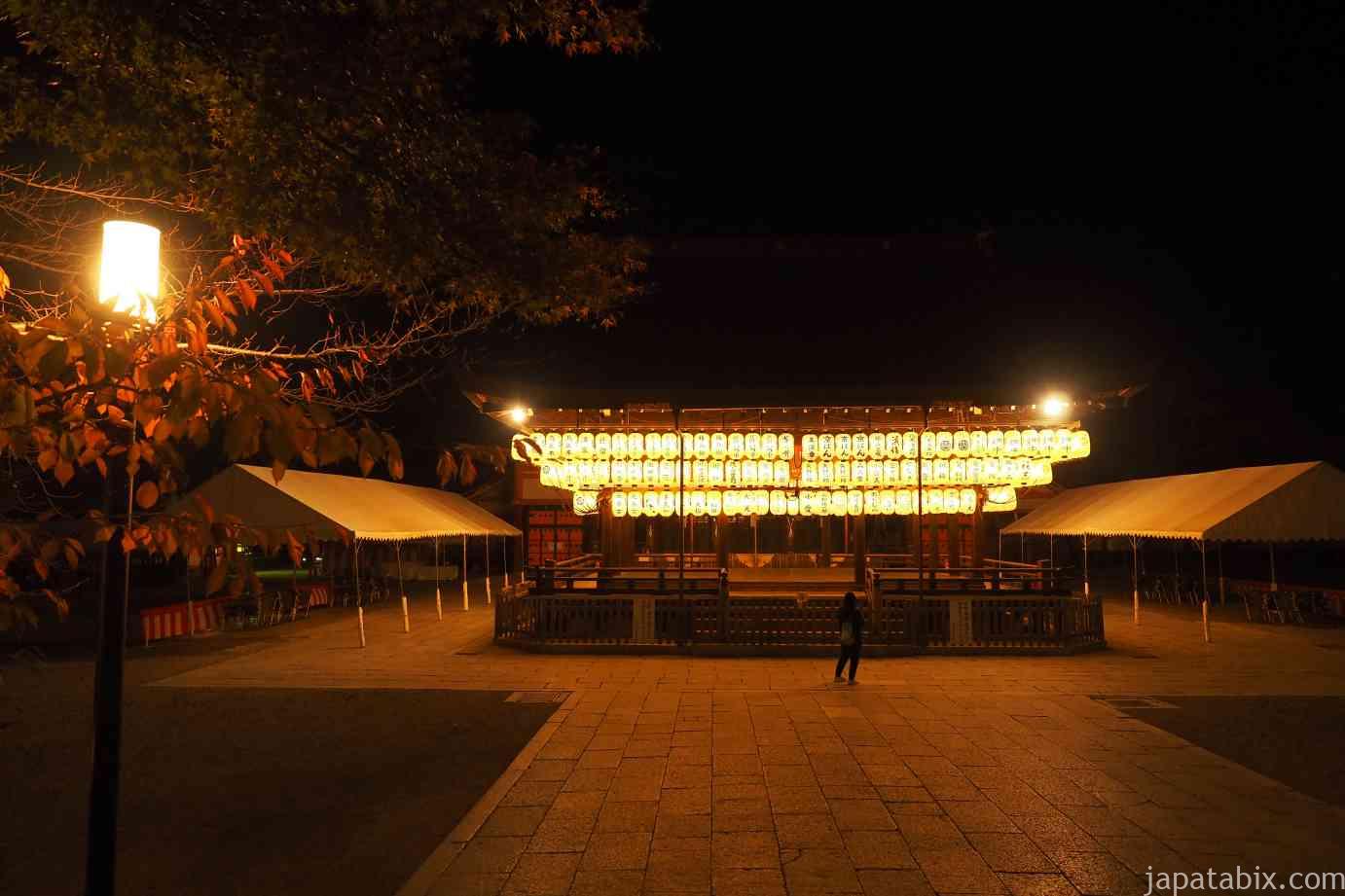 京都 東山 祇園 夜の八坂神社