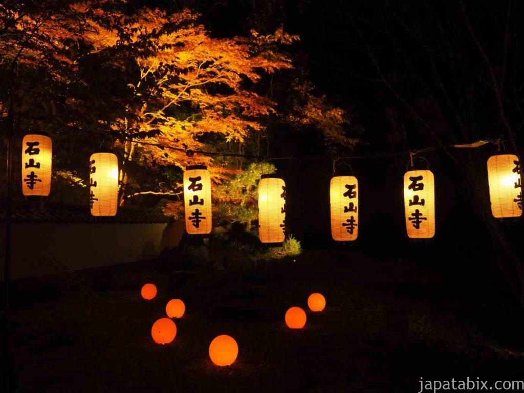 滋賀 石山寺の紅葉ライトアップ